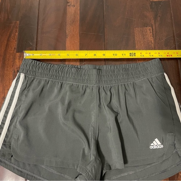 NWT Adidas Aeroready Shorts Women’s Medium Gray Athletic Training - Picture 6 of 9